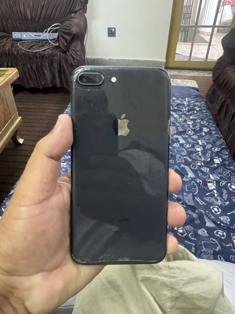 Apple iPhone 8 Plus 0
