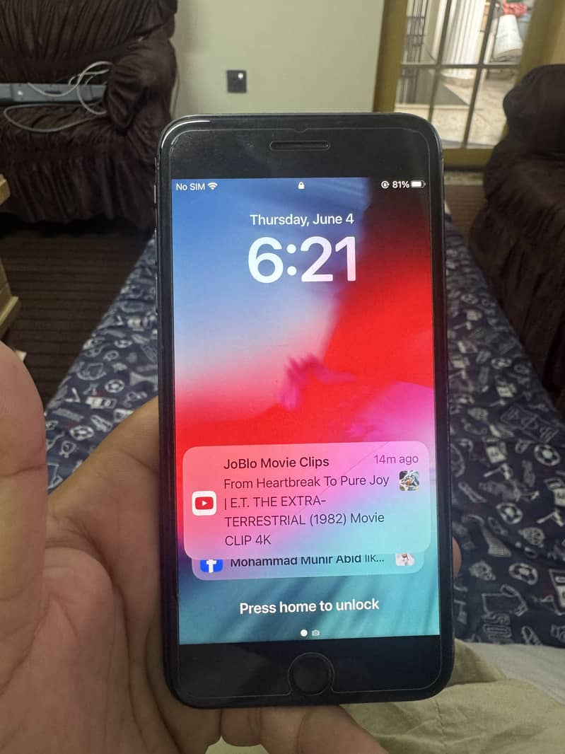 Apple iPhone 8 Plus 1