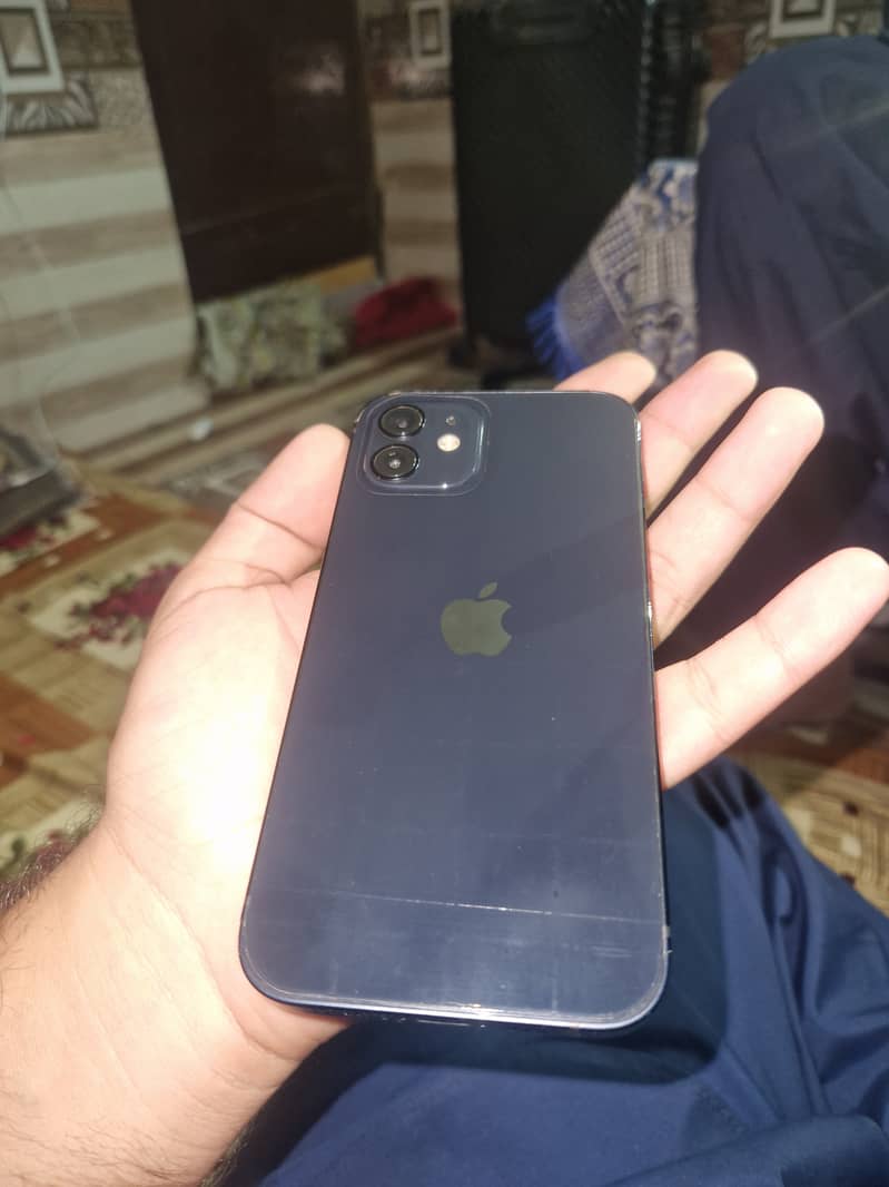 Apple iPhone 12 3