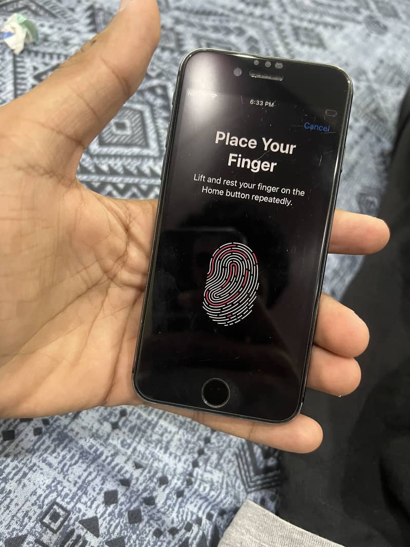 Apple iPhone 7 2