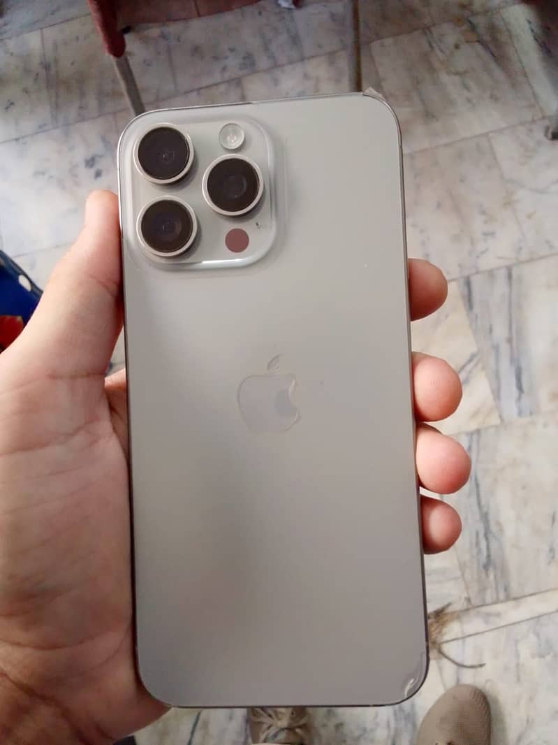 Iphone 15pro max 3