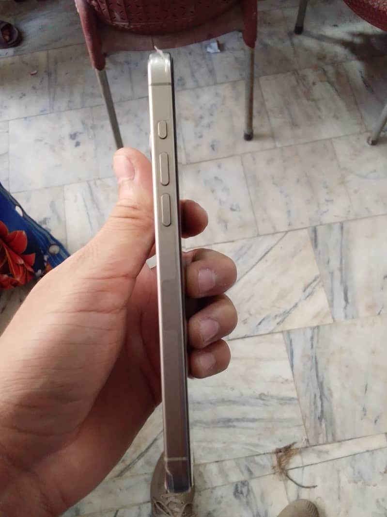 Iphone 15pro max 4