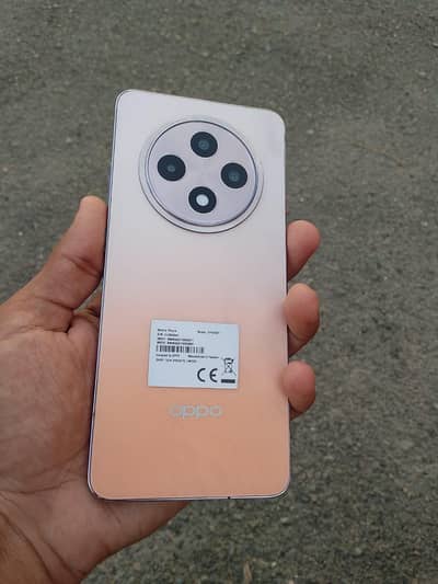 OPPO Reno12 F