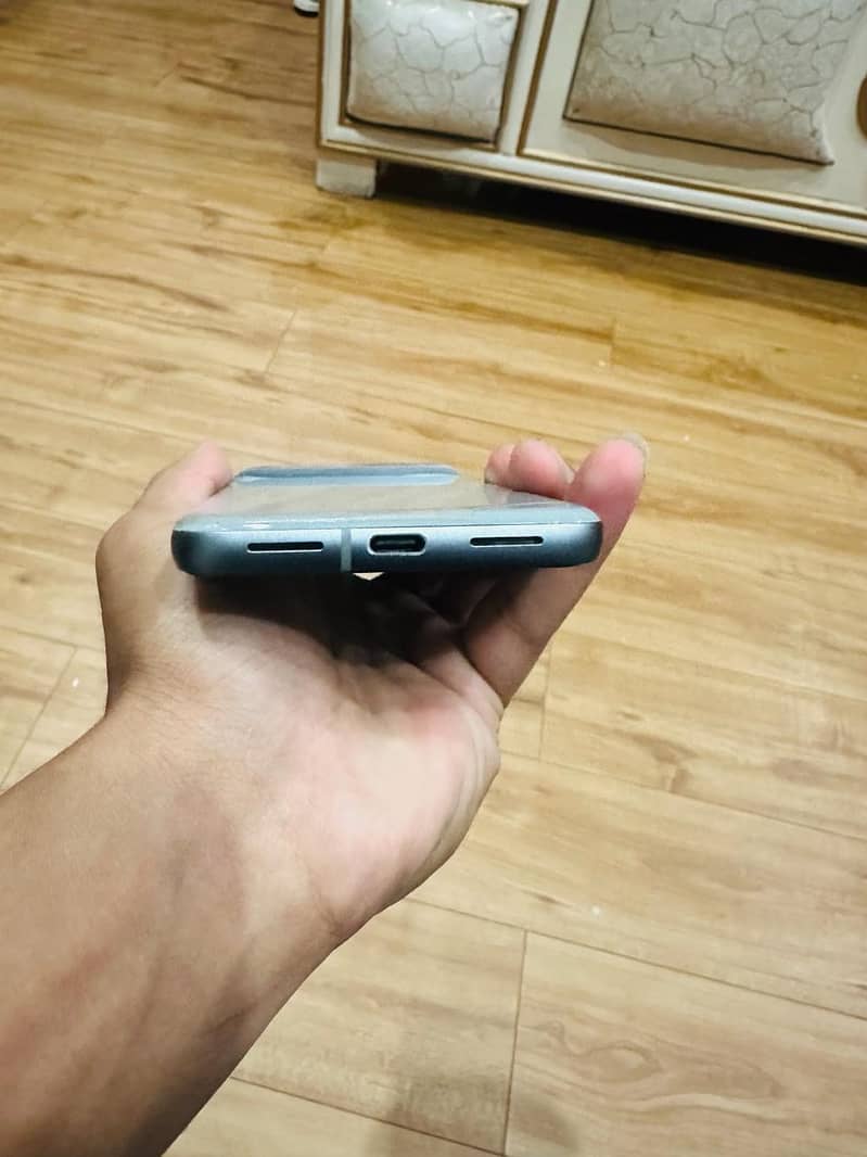 Google Pixel 8 3