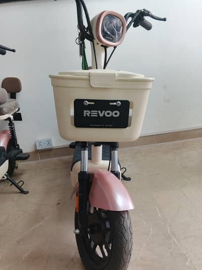 REVOO ELECTRIC BIKE