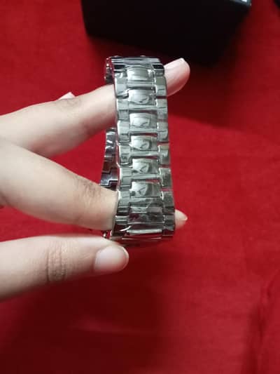 BRAND NEW STAINLESS STEEL WATCH ⌚