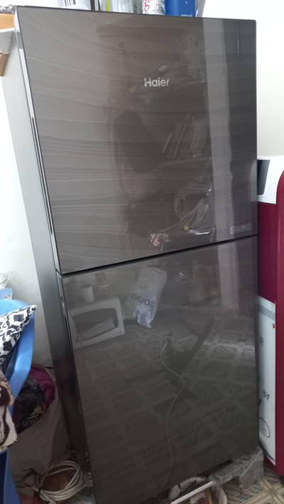 HAEIR Glass door Refrigerator