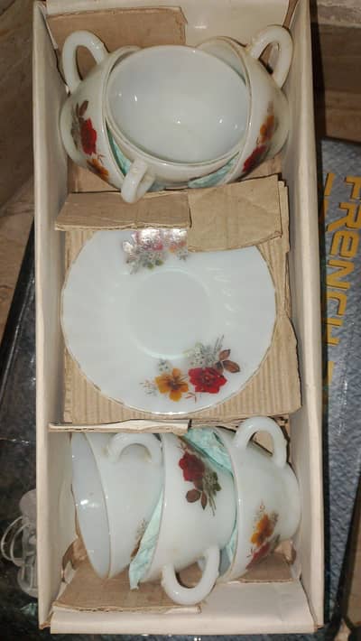 tea cups and pirch