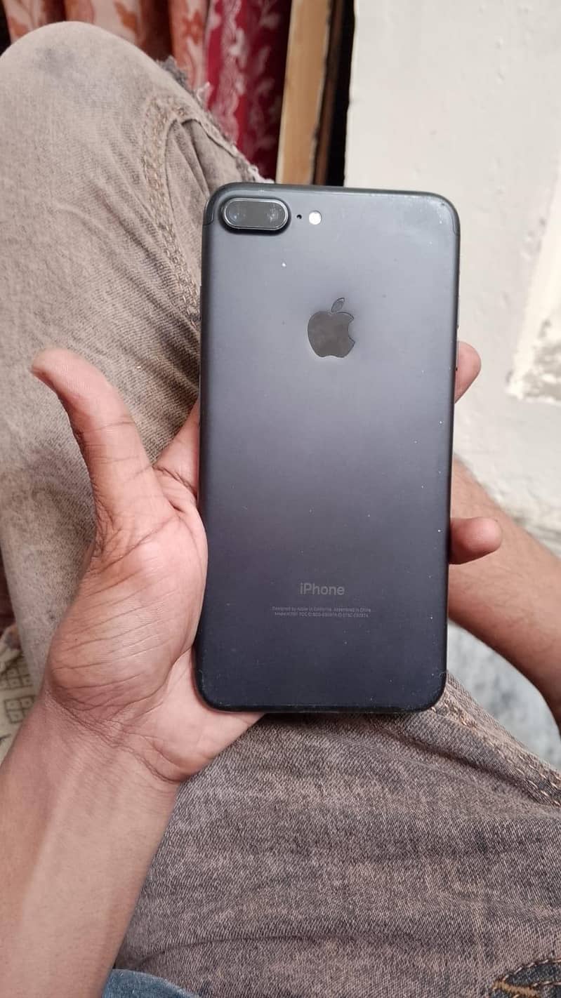 Apple iPhone 7 Plus 0