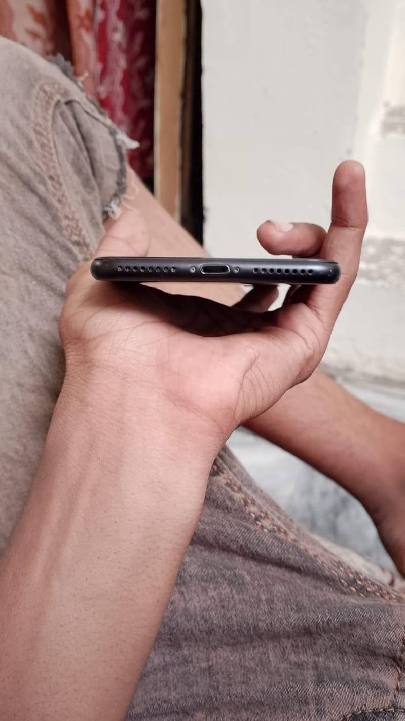 Apple iPhone 7 Plus 4