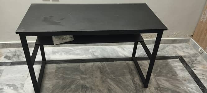 Office/Study/Side/Laptop Table in excellent condition