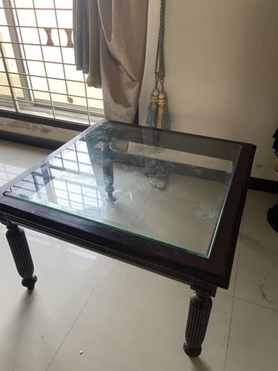 Wood mirror table