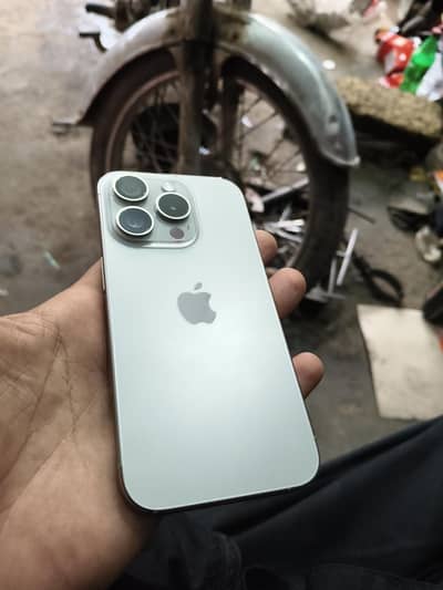 Apple iPhone 15 Pro