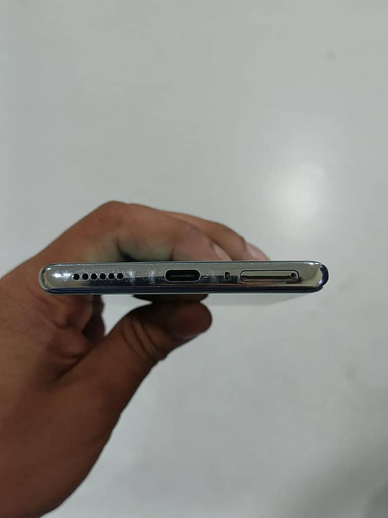 Tecno CAMON 40 Pro 4