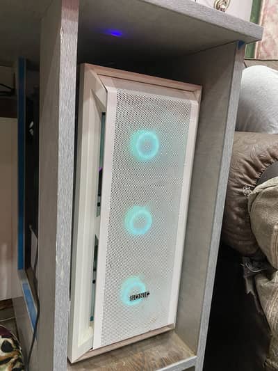 Intel Xeon e3 1246 v3 with Saphire Nitro rx 580 8gb