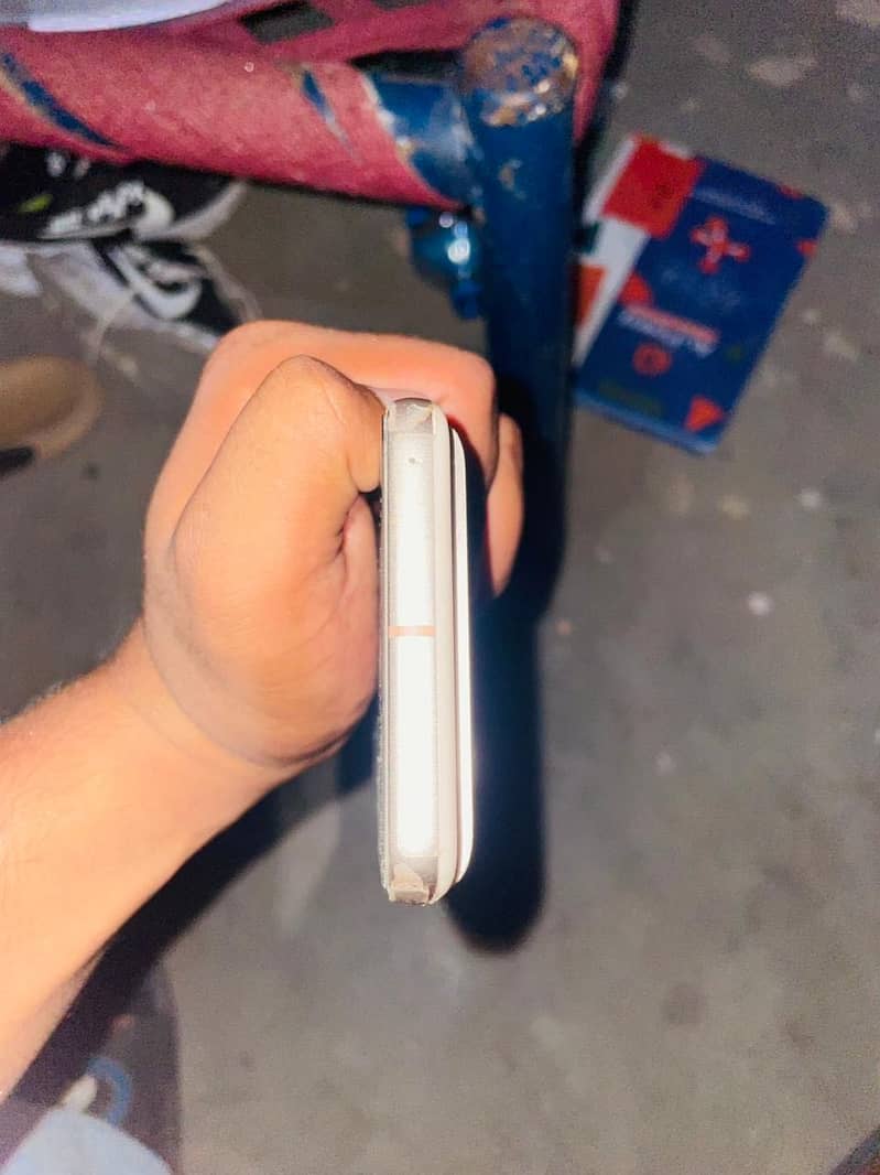Google Pixel 8 5
