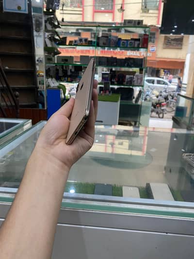 Apple iPhone XS Max Golden Colour PTA APPROVED