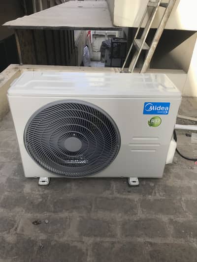 Midea Breezless 1.5 ton just like new Ac