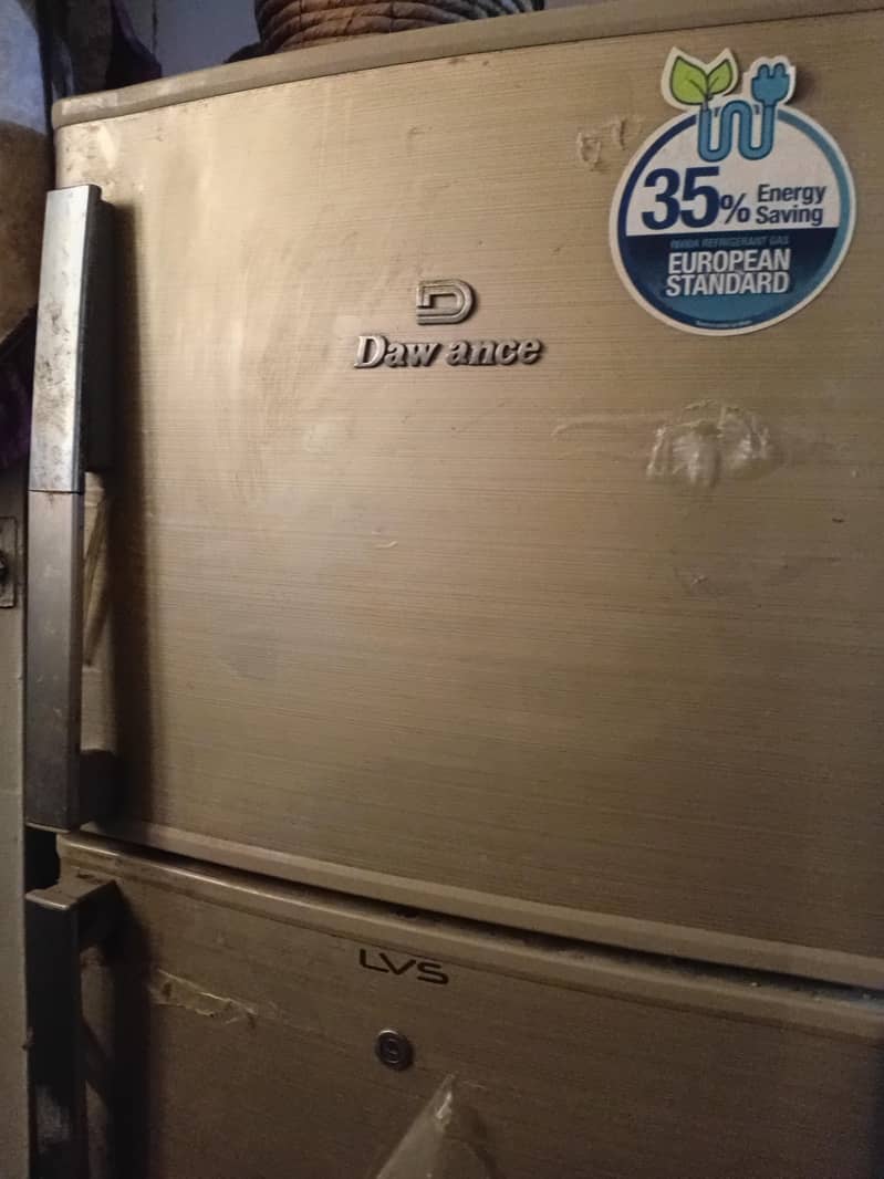 dawlance small fridge 0