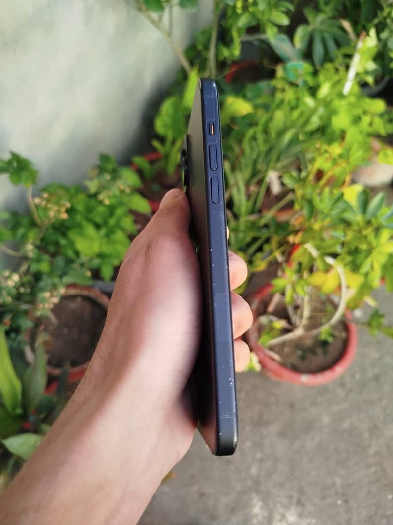 IPhone 15 plus 6