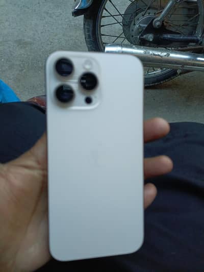 Apple iPhone 16 Pro Max 10 by 10