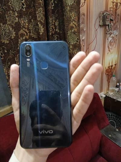 Vivo Y11 3 32 hai only kitt hai