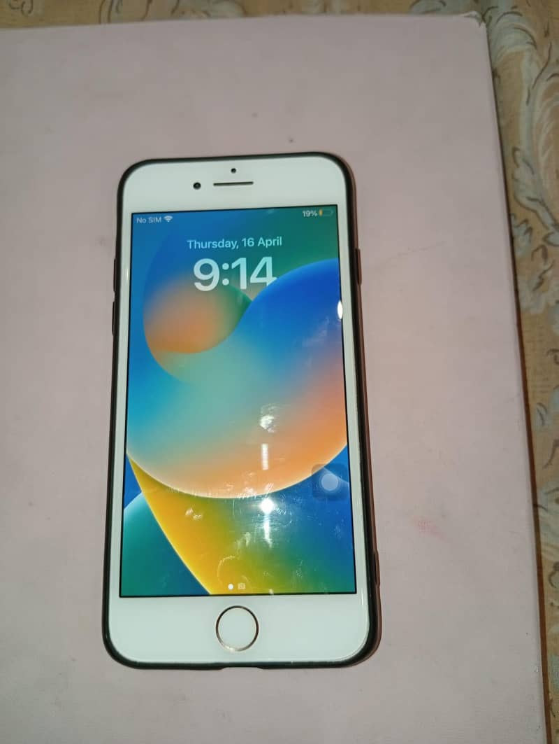 Apple iPhone 8 3