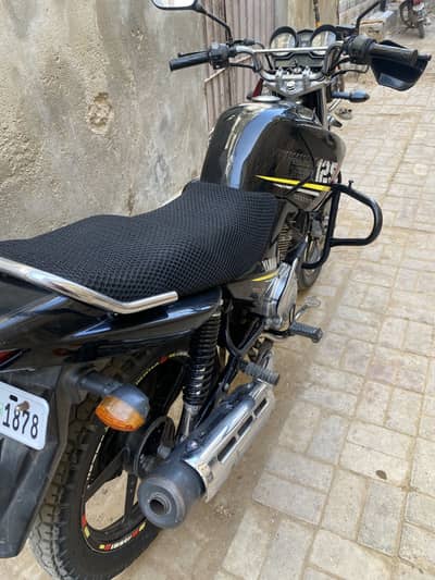 Yamaha YBR 125G | Total Genuine