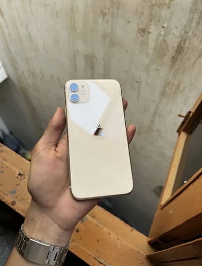 Apple iPhone 11 PTA APPROVED 64gb BH77% condition 10/10