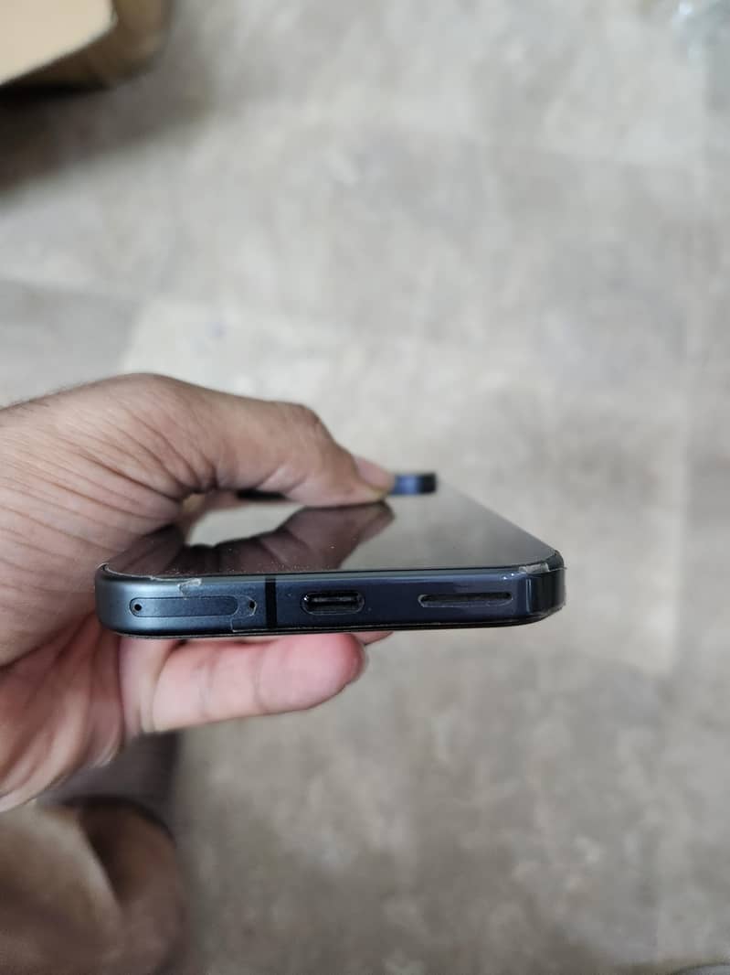 Google Pixel 9 4