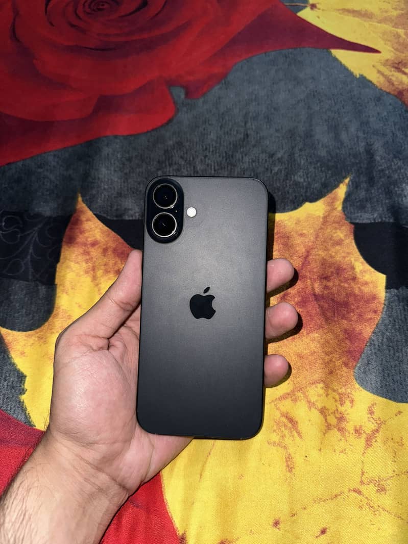 Apple iPhone 16 Plus 0