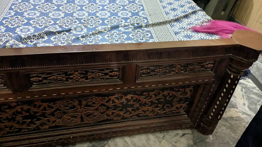 Complete bed set - Chinioti Bed set with side table & Dressing 2