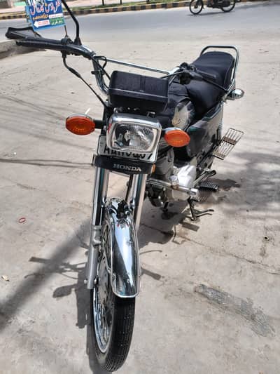 honda 125 like new bike