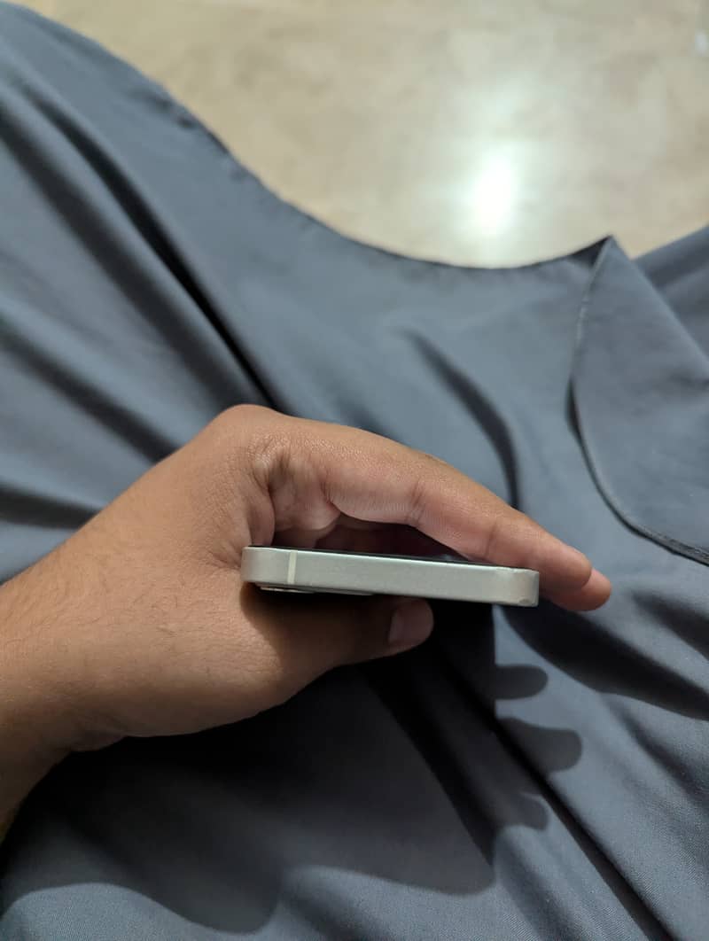 Apple iPhone 12 mini 2