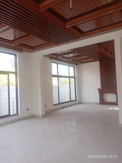 G6 TRIPLE STOREY HOUSE 1200 SQ YDS UNFURNISHED AVAILABLE FOR RENT