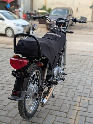 DHOOM CD 70