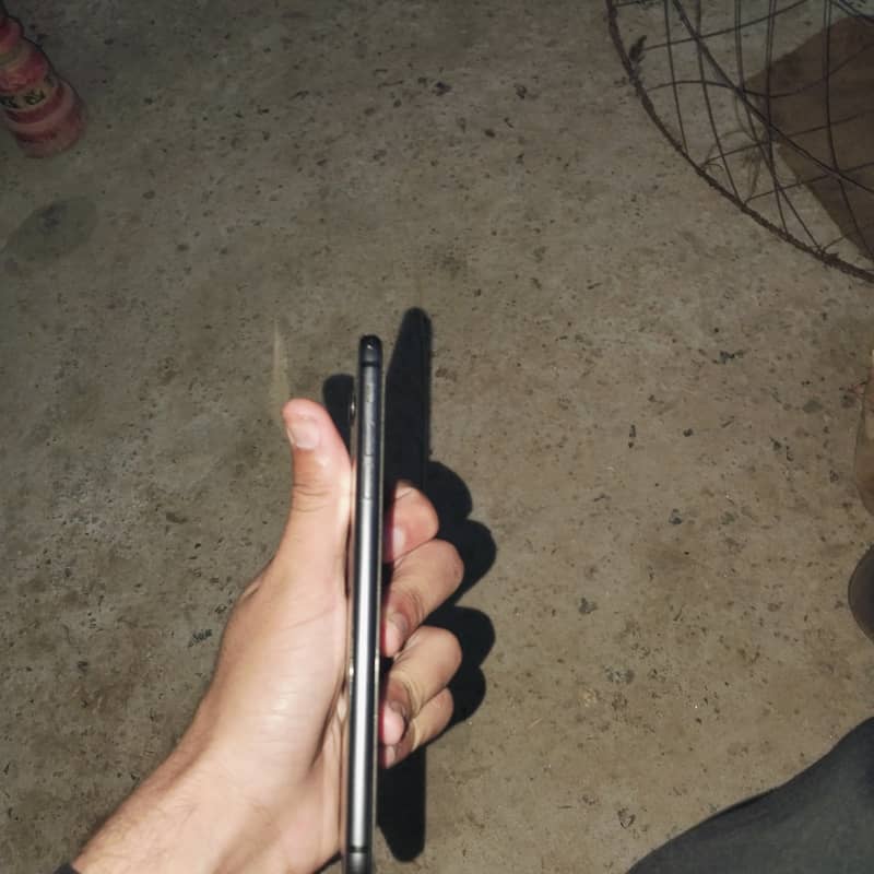 Apple iPhone 8 Plus 1