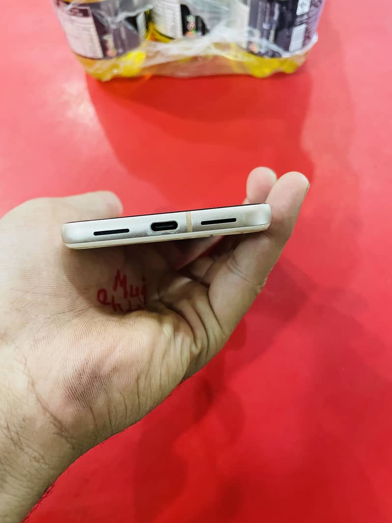 Google Pixel 8a 1