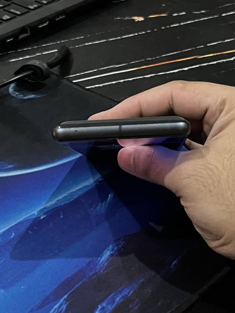 Google Pixel 7 4