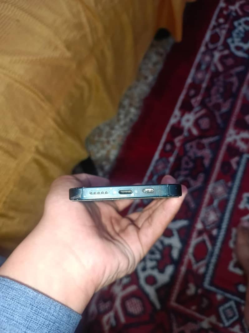 iPhone 13 2