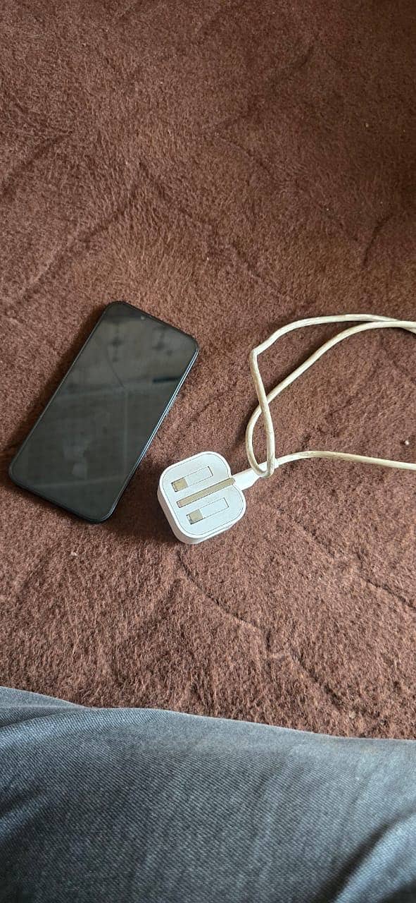 Apple iPhone 13 2