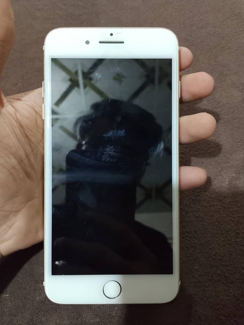Apple iPhone 7 Plus 1