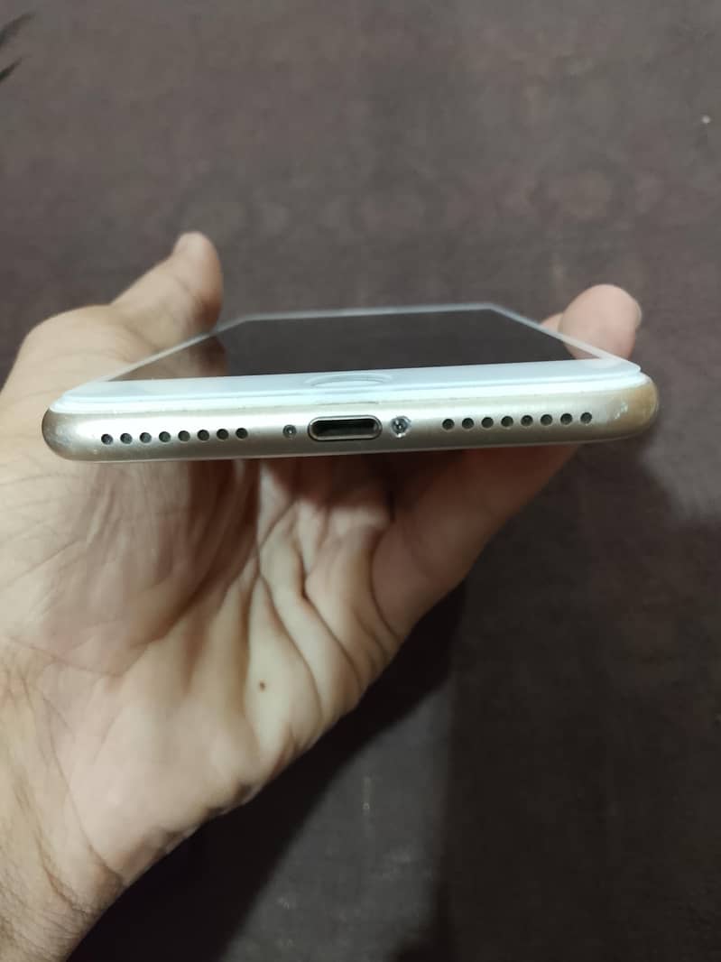 Apple iPhone 7 Plus 3