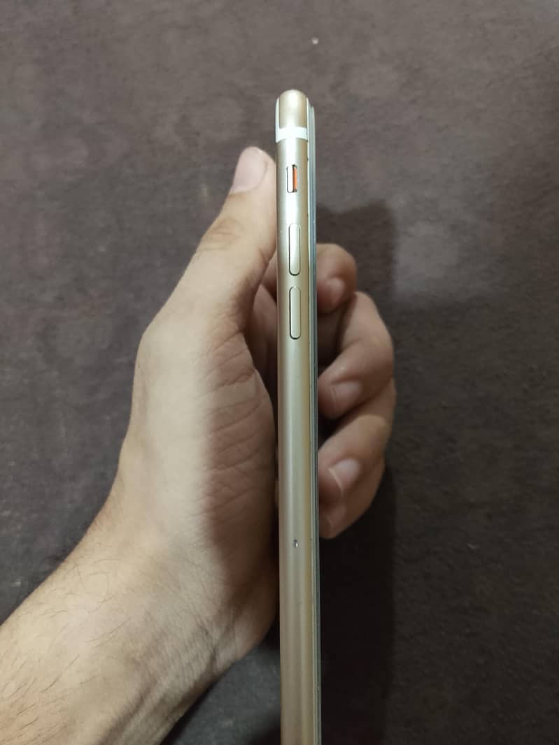 Apple iPhone 7 Plus 4