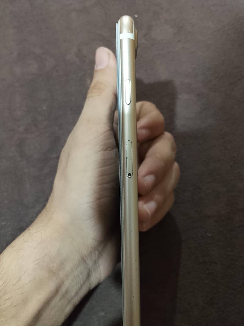 Apple iPhone 7 Plus 5