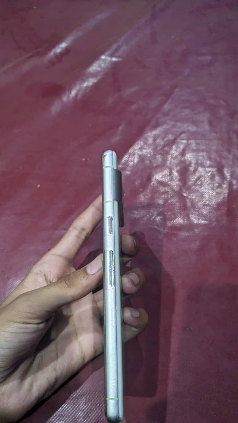 Google Pixel 7 4