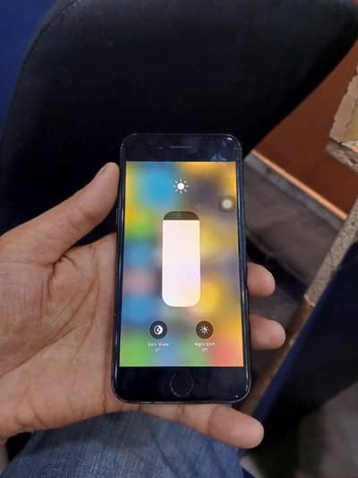 Apple iPhone 7