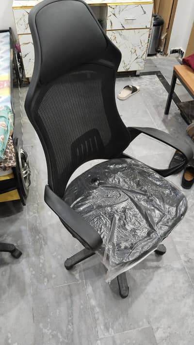 High back office revolving chairs. brand new.