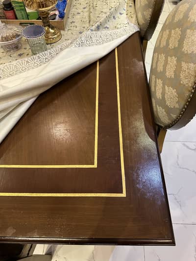 8 SEATER DINING TABLE SLIGHTLY USED BEST CONDITION