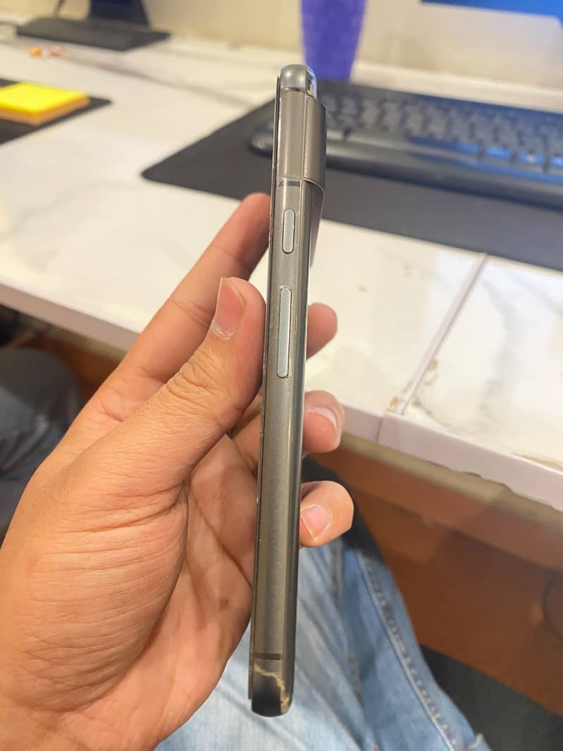 Google Pixel 8 4